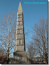 http://www.newenglandtravelplanner.com/assets/ma_images/concord/monument4778.jpg
